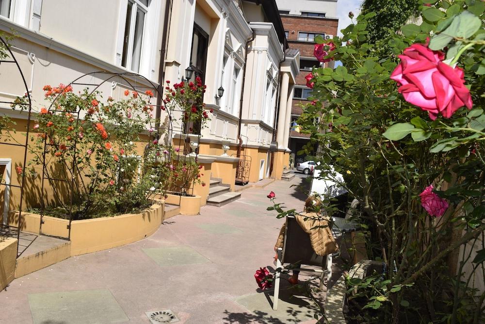 Michelangelo 3* Bucureşti