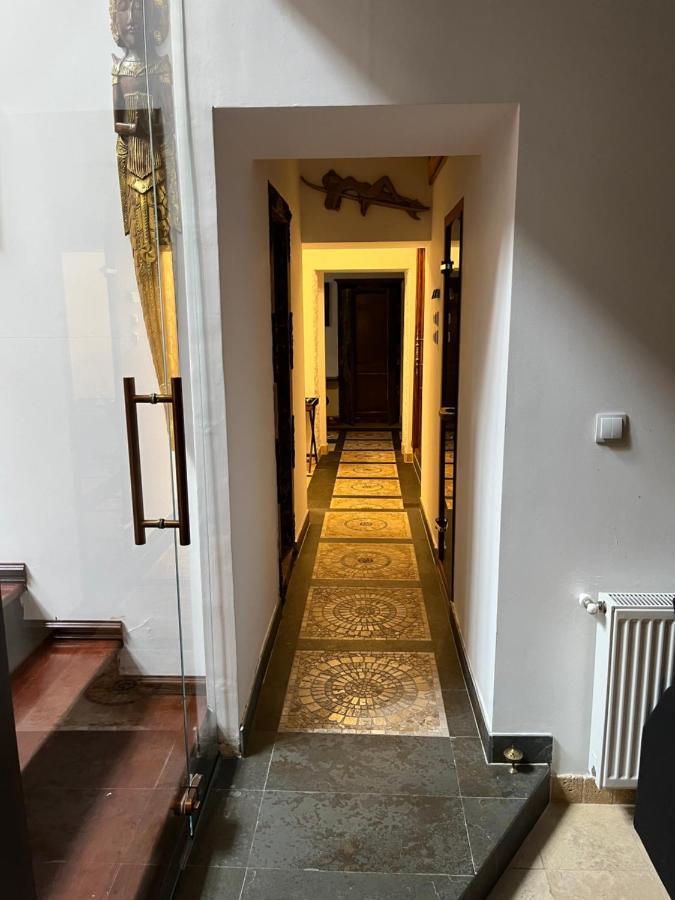Michelangelo 3* Bucureşti